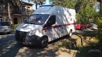 Одна из машин скорой помощи, переданная Министерству здравоохранения Республики Абхазия в дар от  Чеченской Республики, передана Очамчырской ЦРБ.